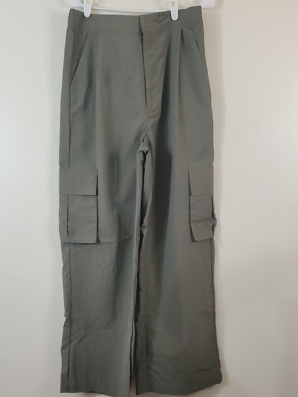 Anthropologie WILO Parachute Cargo Pants Size M Sage Nylon Lightweight Y2K